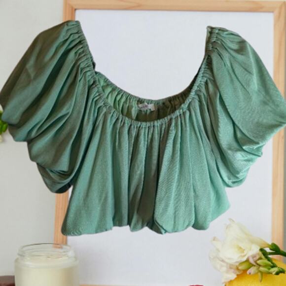 Item Ditto medium green peasant crop top short balloon sleeves woman's blouse. - Picture 1 of 1
